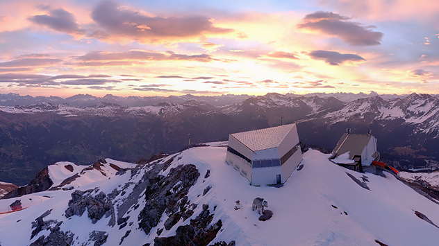 Webcam zeigt Föhnwolken über den Alpen