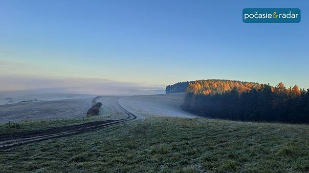Obrázok hmly a prírody.