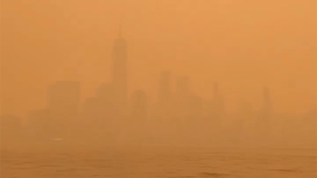 New York City ist komplett in eine gesundheitsschädliche Rauchwolke eingehüllt. 