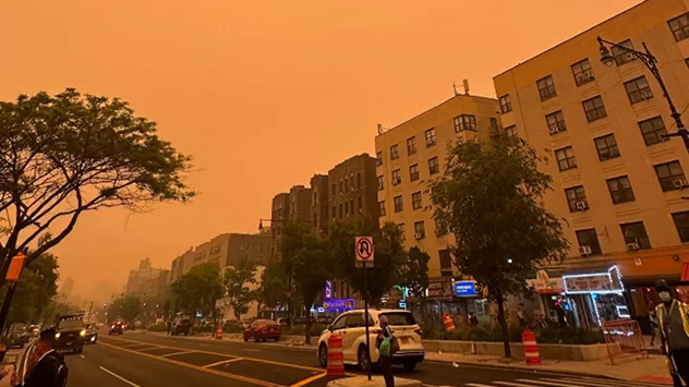 New York City ist komplett in eine gesundheitsschädliche Rauchwolke eingehüllt.