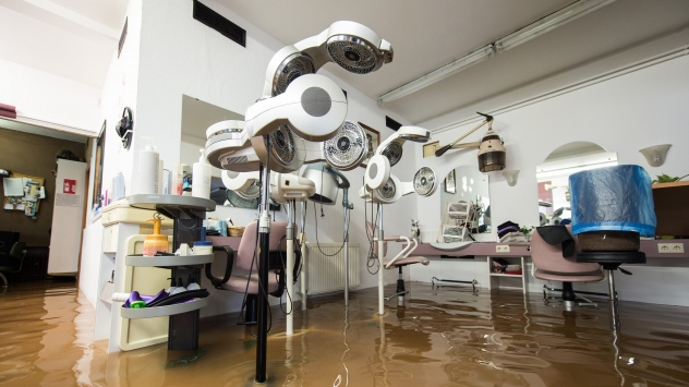 Ganze Orte stehen unter Wasser