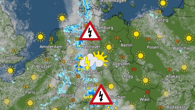 Viele Wolke, Regen und Gewitter ziehen aus Westen über Deutschland hinweg
