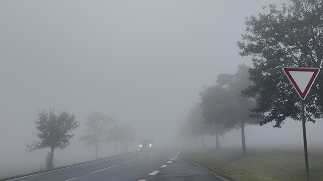 Geringe Sichtweite aufgrund von Nebel