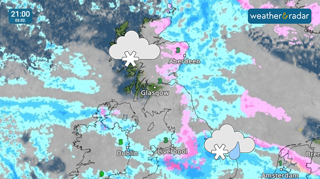 Night-time weather radar map at 21:00 on 03.02 showing blue rain bands and pink snow areas across the UK, with snow icons over Scotland and eastern England and city temperature labels.