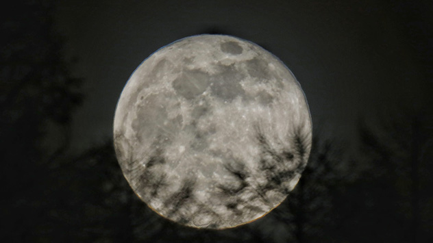 © Skywalker Photography Auch in Wilnsdorf in Nordrhein-Westfahlen ist der Vollmond ein Blickfang am Himmel.