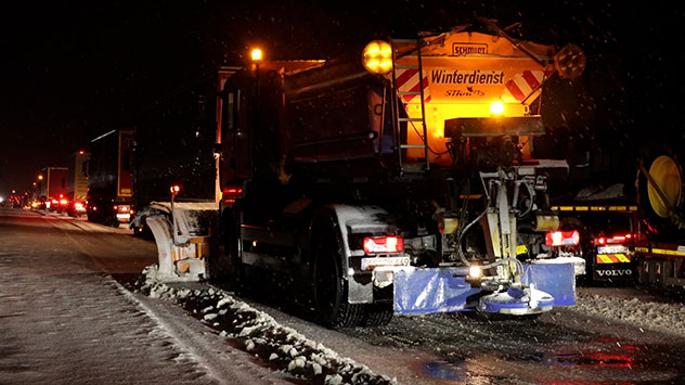 Unwetterlage durch Schnee und Glatteis