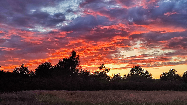 In Wolfsburg sorgen Wolken dagegen für ein unbeschreibliches Farbspektakel. 