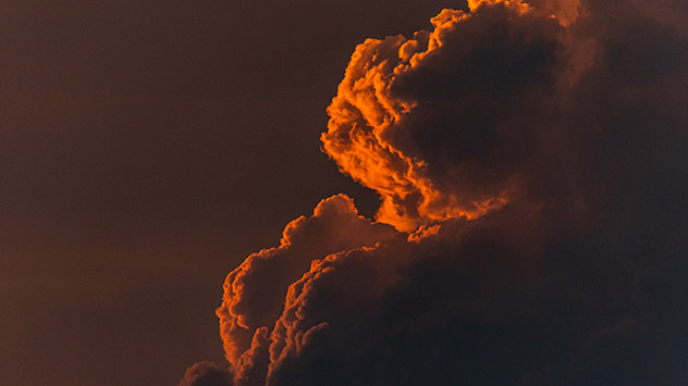 Andernorts türmen sich die Gewitterwolken. 