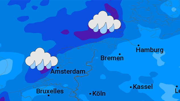 Wetterkarte zeigt Regen über den Niederlanden und Norddeutschland.