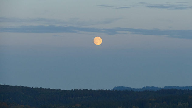 Unser Erdtrabant geht über Schleiz in Thüringen auf.