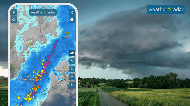 Thunderstorms show up on the WeatherRadar with yellow and range dots (lightning) amongst the blue to purple colors (rain).
