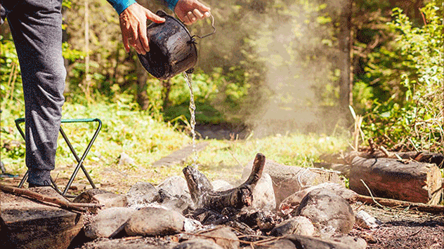 Auch auf öffentlichen Grill- und Feuerplätzen ist größte Vorsicht geboten. Verlassen Sie die Feuerstelle niemals, ohne das Feuer gelöscht zu haben.