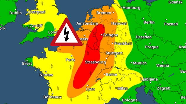 Severe thunderstorm warning map showing a level 3 red zone from eastern France toward Belgium, surrounded by orange and yellow alerts extending into western Germany.