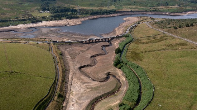 Partially emptied reservoir