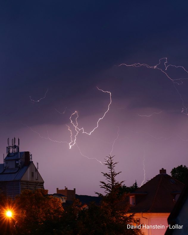 Auch im mittelhessischen Lollar flackerten viele Blitze zu nächtlicher Stunde.