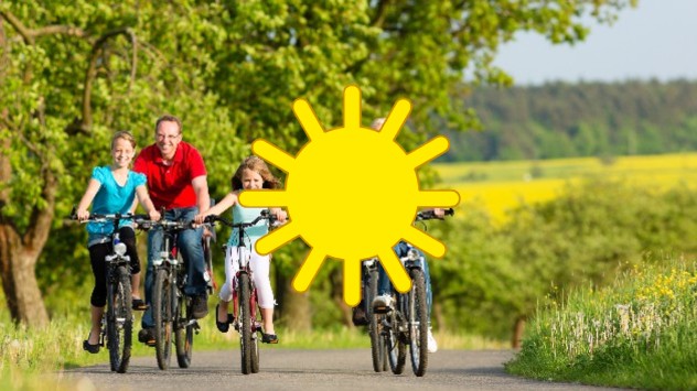 Promenade en famille avec le soleil