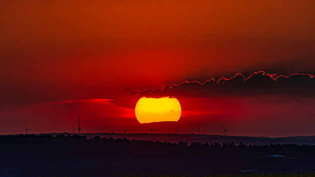 Intensiver Sonnenuntergang in Hessen