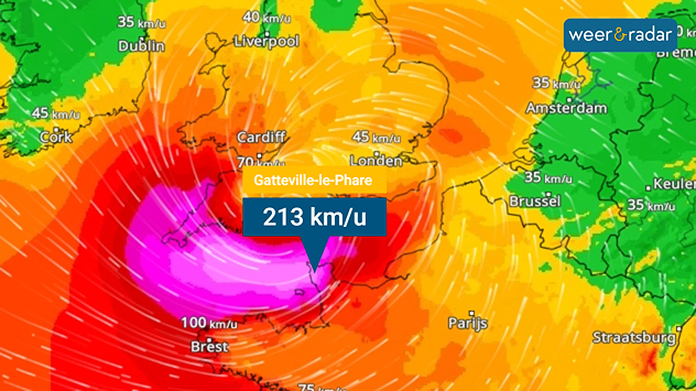 Kleurgecodeerde windkaart met zeer hoge windsnelheden. Stormcentrum boven het Kanaal met orkaankracht.
