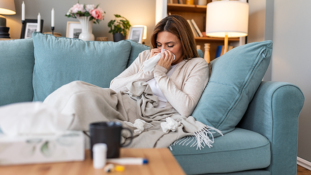 Con la llegada del frío, aumenta el riesgo de contraer enfermedades respiratorias, como la gripe. 