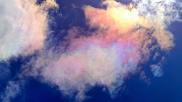 © Renate-Albers Irisierende Wolken