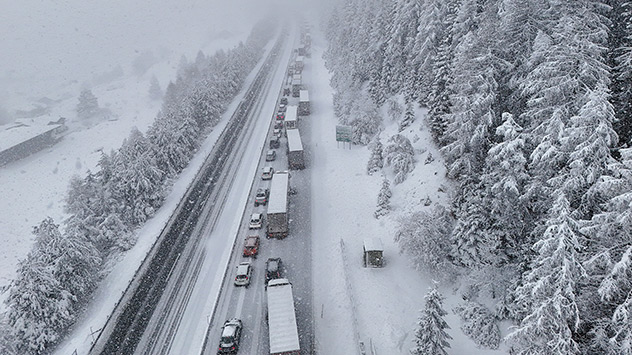 Schneechaos am Brenner