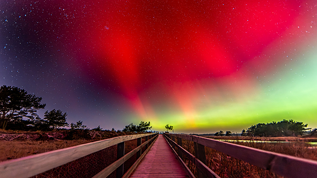 Una fuerte tormenta solar ha azotado la Tierra el lunes por la noche. Como consecuencia, se han podido ver fascinantes auroras boreales.&nbsp;