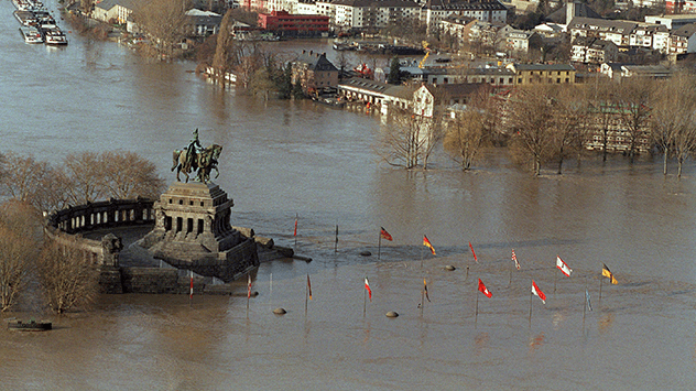 Deutsches Eck steht unter Wasser