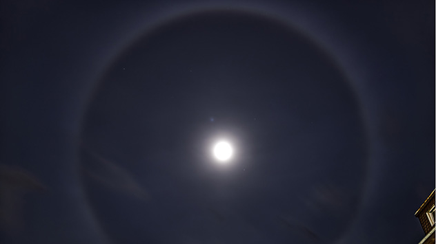 Halo-Mond über Siegen