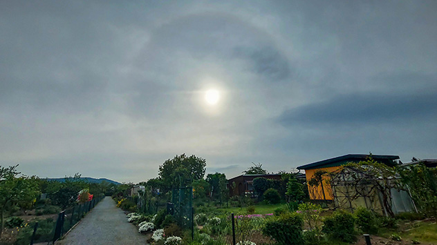 Halo am Tag über Dresden