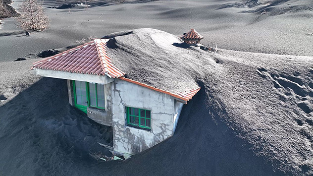 Haus auf La Palma: Unter Vulkanasche begraben