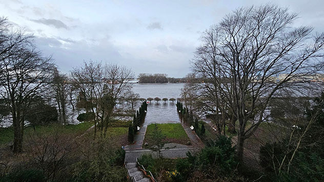 Weser über Ufer getreten