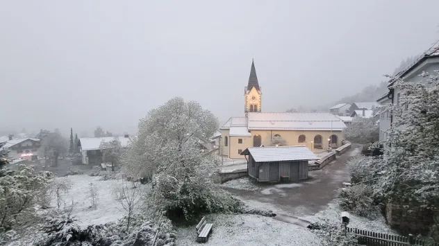 © Alte.Romantiksau Fotografie via WetterMelder Deutschland Weiß überzuckert präsentiert sich die niederbayerische Gemeinde Sankt Englmar auf rund 800 Meter Höhe.