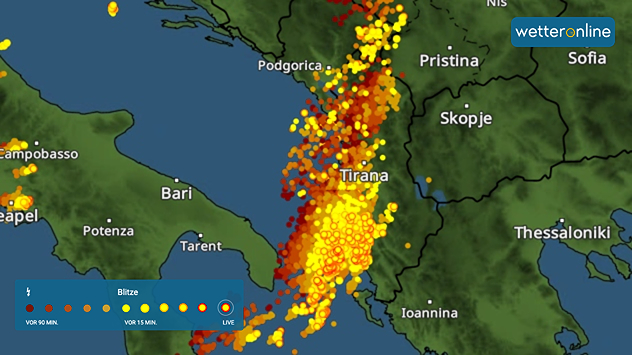 Blitzradar mit zahlreichen Blitzen auf dem Balkan