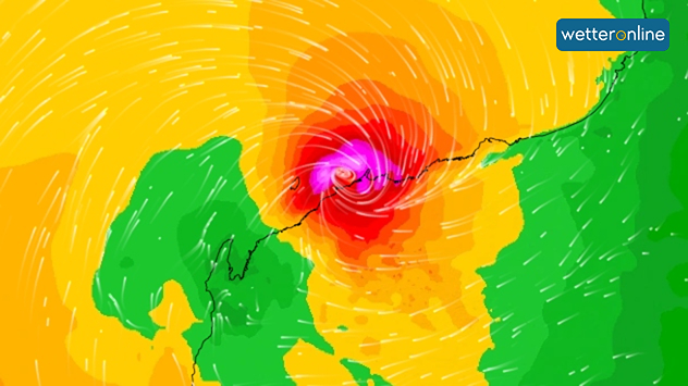 Wetterkarte mit einem intensiven Tiefdruckwirbel und starkem Windfeld nahe der Küste.