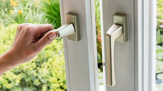 Fenster schließen bei schönem Wetter