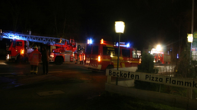 © Jan Scheruhn Die Feuerwehren sind pausenlos im Einsatz.