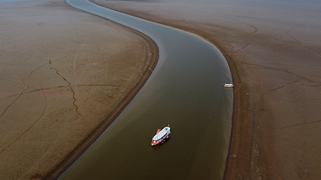 Die Fahrrinne des Amazonas bei Manacapuru in Brasilien ist sehr schmal geworden.