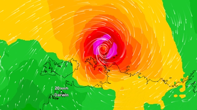 Satellitenkarte zeigt Zyklon vor der Nordküste Australiens mit Windfeldern um das Auge.