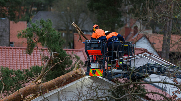 In vielen Regionen gibt es Sturmschäden.
