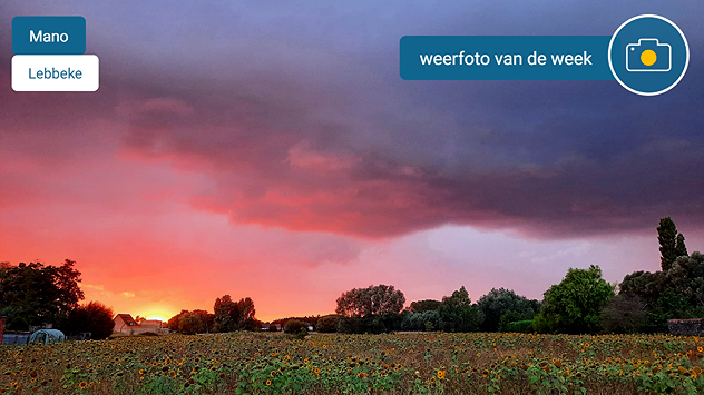 Een prachtige zonsondergang in Lebbeke.