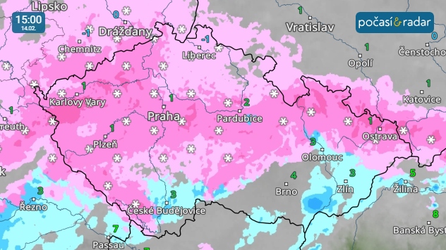Meteoradar, screenshot, 14. 2. 15:00: Během soboty bude přes naše území přecházet studená fronta. Déšť bude postupně přecházet ve sněžení i v nejnižších polohách.