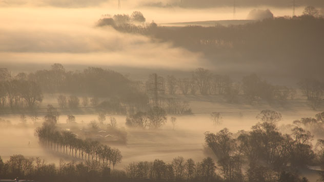 Die vielen Niederschläge bringen viel Feuchtigkeit mit. Dadurch gibt es mancherorts etwas Nebel.