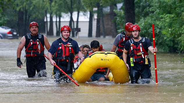 Unwetter in Dallas: Heftiger Regen setzt Straßen unter Wasser.