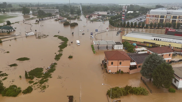 Ortschaft unter Wasser
