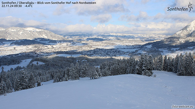 © foto-webcam.eu Auch im Süden Bayerns brachte das Tief RENATE viel Schnee. Hier der Wintermorgen in Sonthofen im Allgäu.