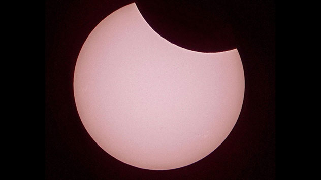 Am Mittag des 10. Juni 2021 ist eine partielle Sonnenfinsternis von Deutschland aus zu sehen gewesen.