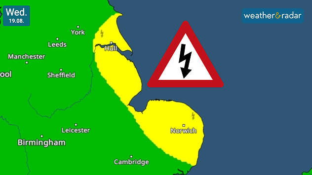 Weather warning map for Wednesday 19.08 showing yellow thunderstorm risk areas along eastern England from near Hull to Norwich, with a lightning warning symbol.
