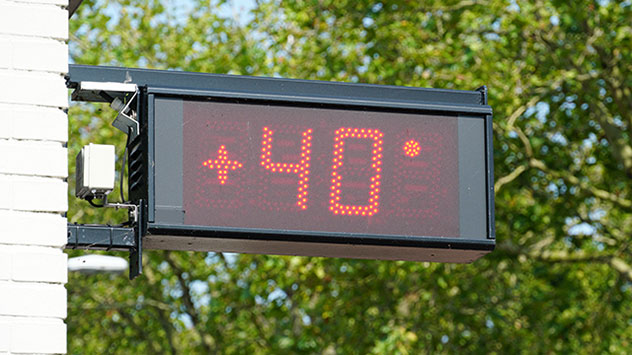 Einfach gesagt: Je mehr CO2, desto wärmer wird es. 