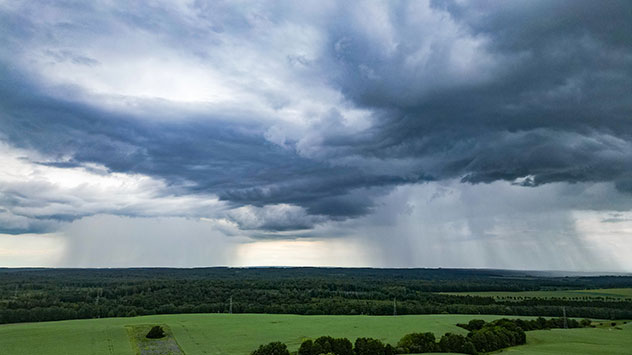 1ef4095f-5724-69fa-9345-8f0e91982fb3 - © Torsten Brehme In feuchtwarmer Luft entladen sich immer wieder Schauer und Gewitter.