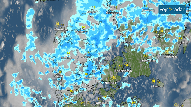 VejrRadar over Danmark med udbredte regnbyger og skiftende sommervejr i store dele af landet.